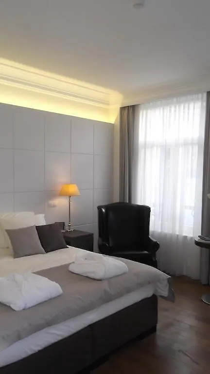 Art De Sejour - B&B Brüksel 4*,