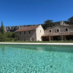 Aux Cedres - Teritoria , Lioux Francia